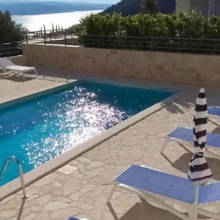 Charming In With Pool *