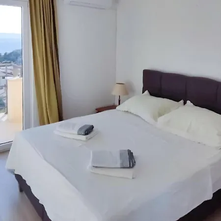 Apartment Charming In With Pool Makarska