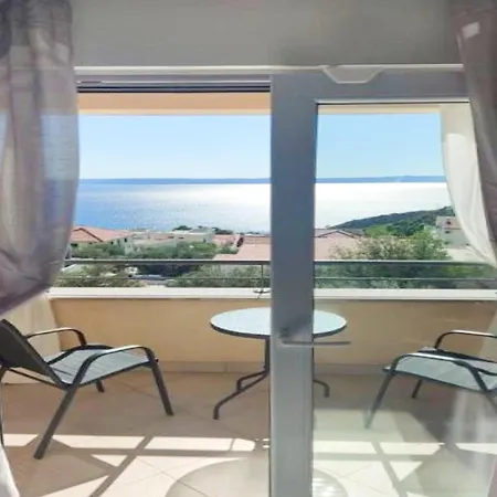 Charming In With Pool Apartment Makarska