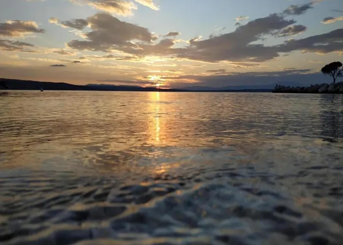 Charming In With Pool Макарска